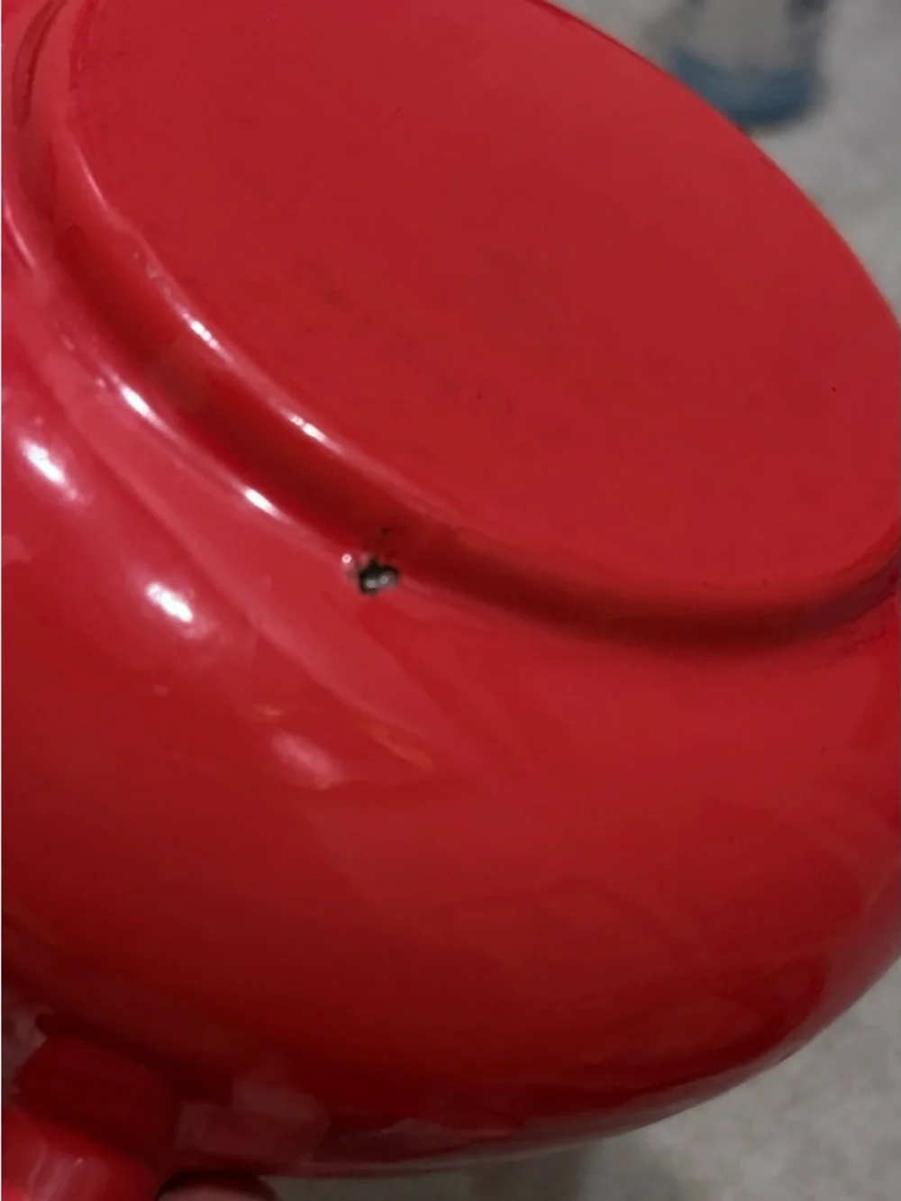 Red Cheese Fondue Set with Wooden-Handled Forks